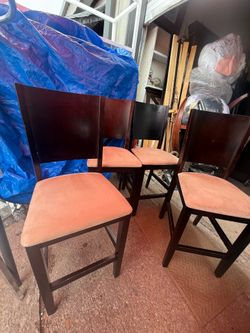 4 sillas altas $75