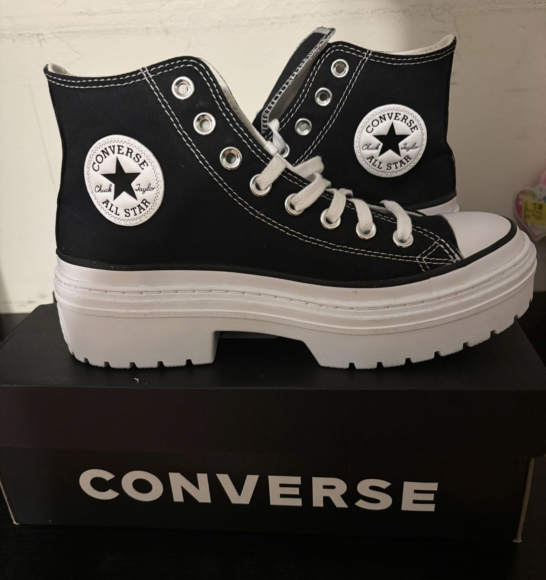 Brand New Lugged Heel Converse Sneakers (women’s 8.5)