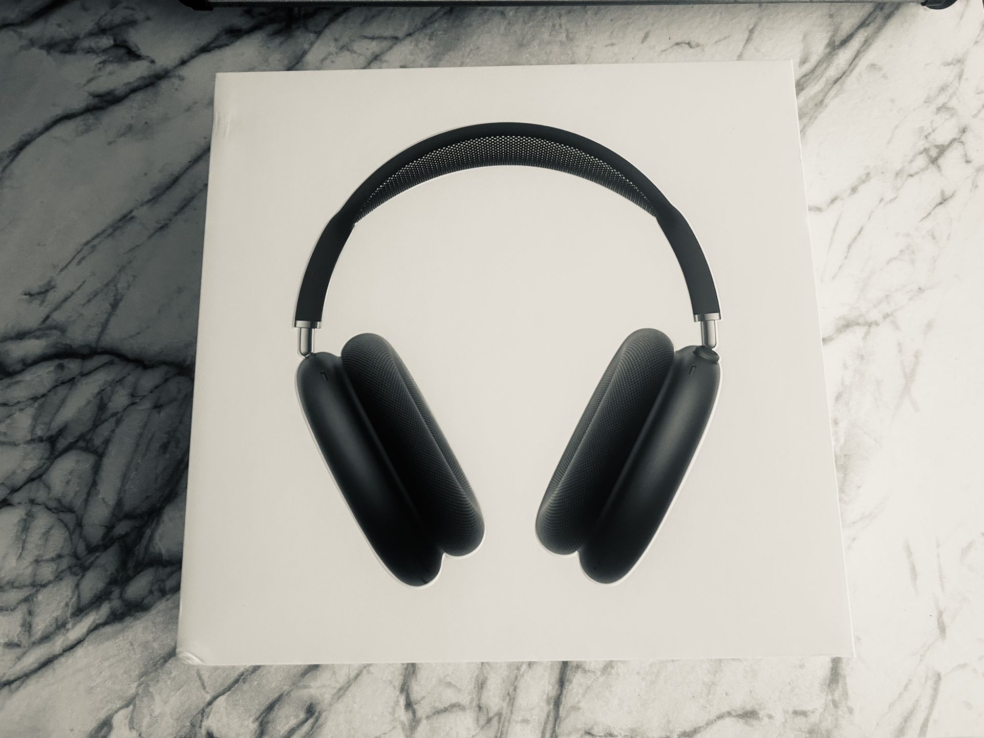 Brand New Apple AirPods Max 2nd Generation USB-C, Midnight Black