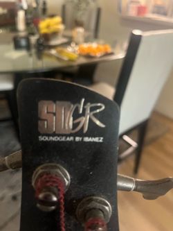 Ibanez soundgear SR300 electric Base.