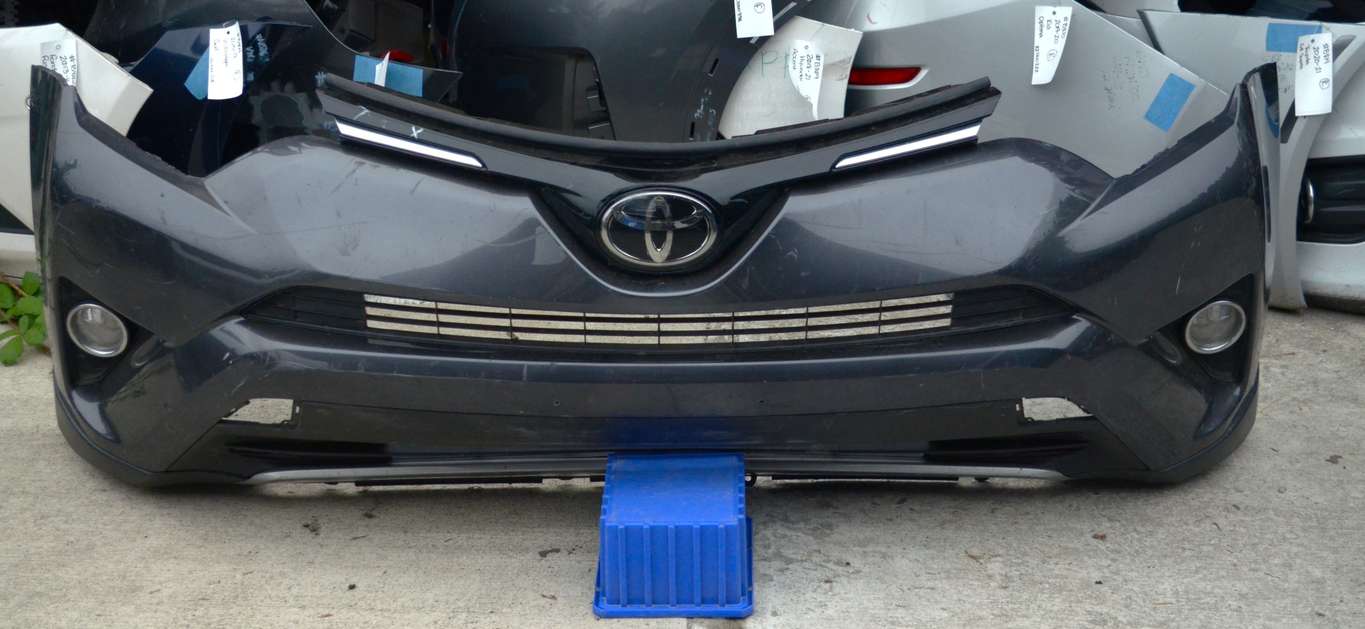 USED REF#B981 || 2016-2018 TOYOTA RAV4 || FRONT BUMPER ASSEMBLY