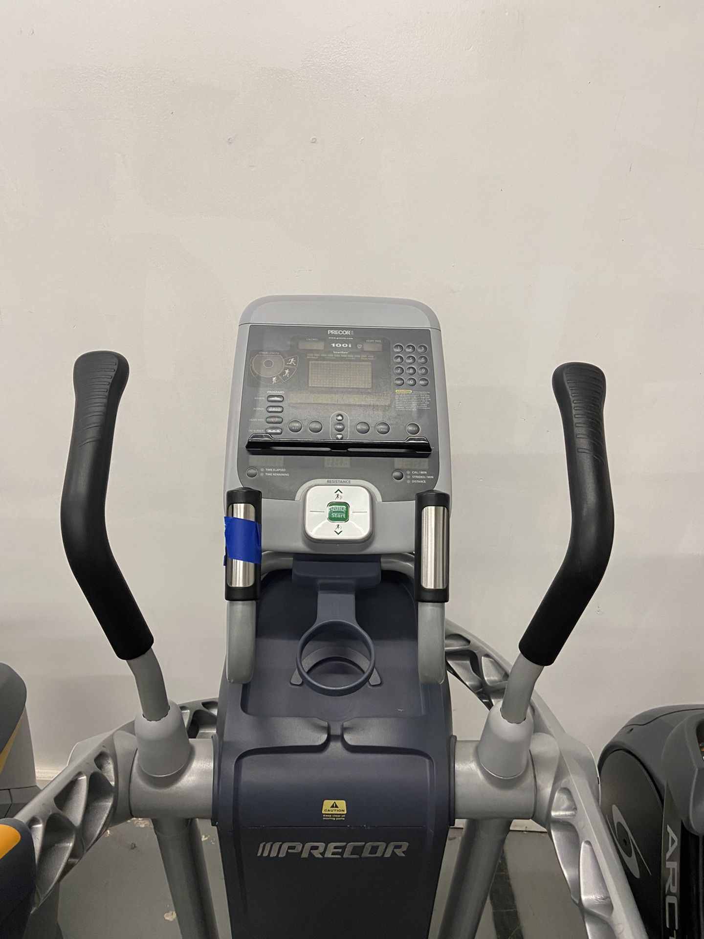 PRECOR AMT 100i Rear Drive Elliptical Adaptive Motion Trainer