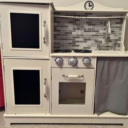 Toy Kitchen 