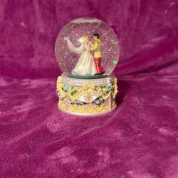 Disney Cinderella Snow Globe