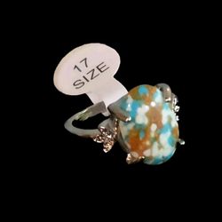 WON' T U LOOK CHIC IN THIS EUROPEAN  STYLE  PLOSHED CABECHON NEW SIZE 7 RING ?