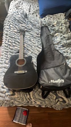 Acoustic Guitar in Black