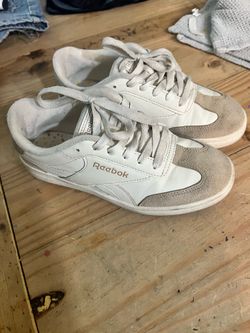 Girls shoes size 2 & 3 *BACK TO SCHOOL*