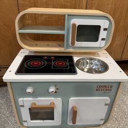 Kids Play Kitchen (Janod Cooker Reverso) + Extras