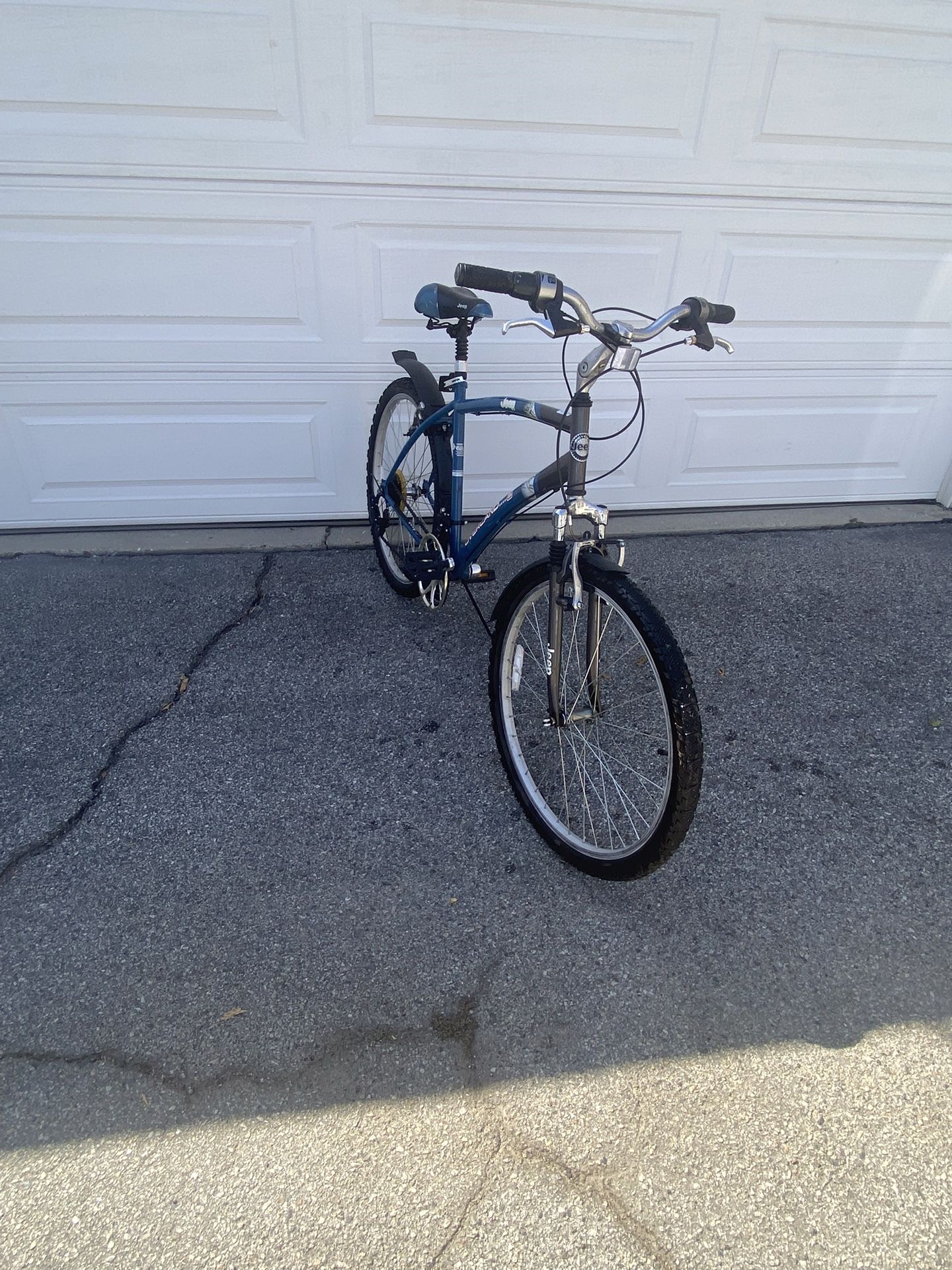 schwinn overland bicycle Hinge Adult Folding Bike, Mens and Womens, 20-inch Alloy Wheels, Single Speed Drivetrain, Rear Cargo Rack, Carrying Bag Included for Storage, Grey : Sports & Outdoors while the ABS outer shell coverage and extended length visor conveniently offer enhanced protection Trailway 28in Blue / One