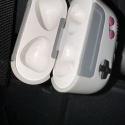 Air POD Pro Case W Gameboy cover