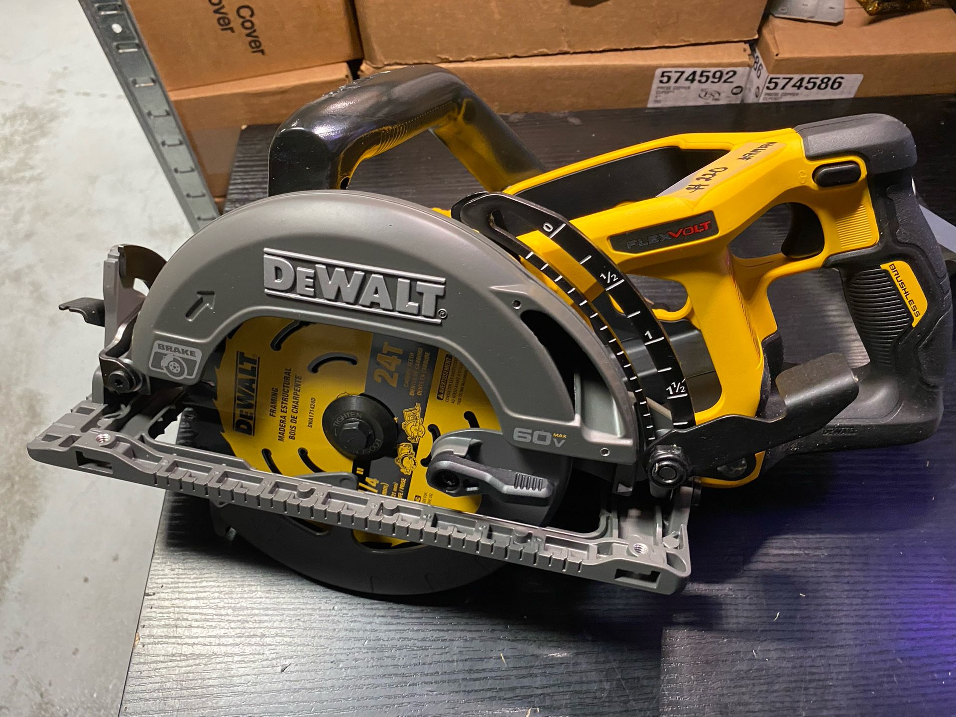 DEWALT FLEXVOLT 60V MAX Cordless Brushless 7-1/4 in. Wormdrive Style Circular Saw (Tool Only)
