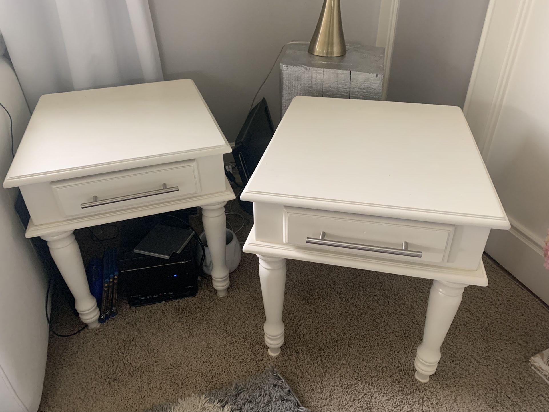 Pair Of White End Tables Or Nightstands 