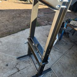 Press Floor Mount