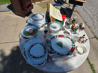 FREE FREE FREE At the curb. Pick-up In Aurora.
