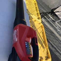 Milwakee 18 Volt Blower 