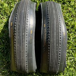 Trek Bontrager Girona RSL GR TLR Gravel Tires (700x42)