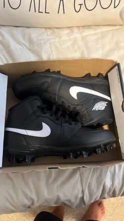 Jordan 1 Mid TD Football Cleats Black-White Colorway