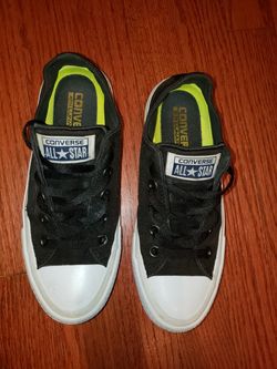 Womens Converse size 5.5