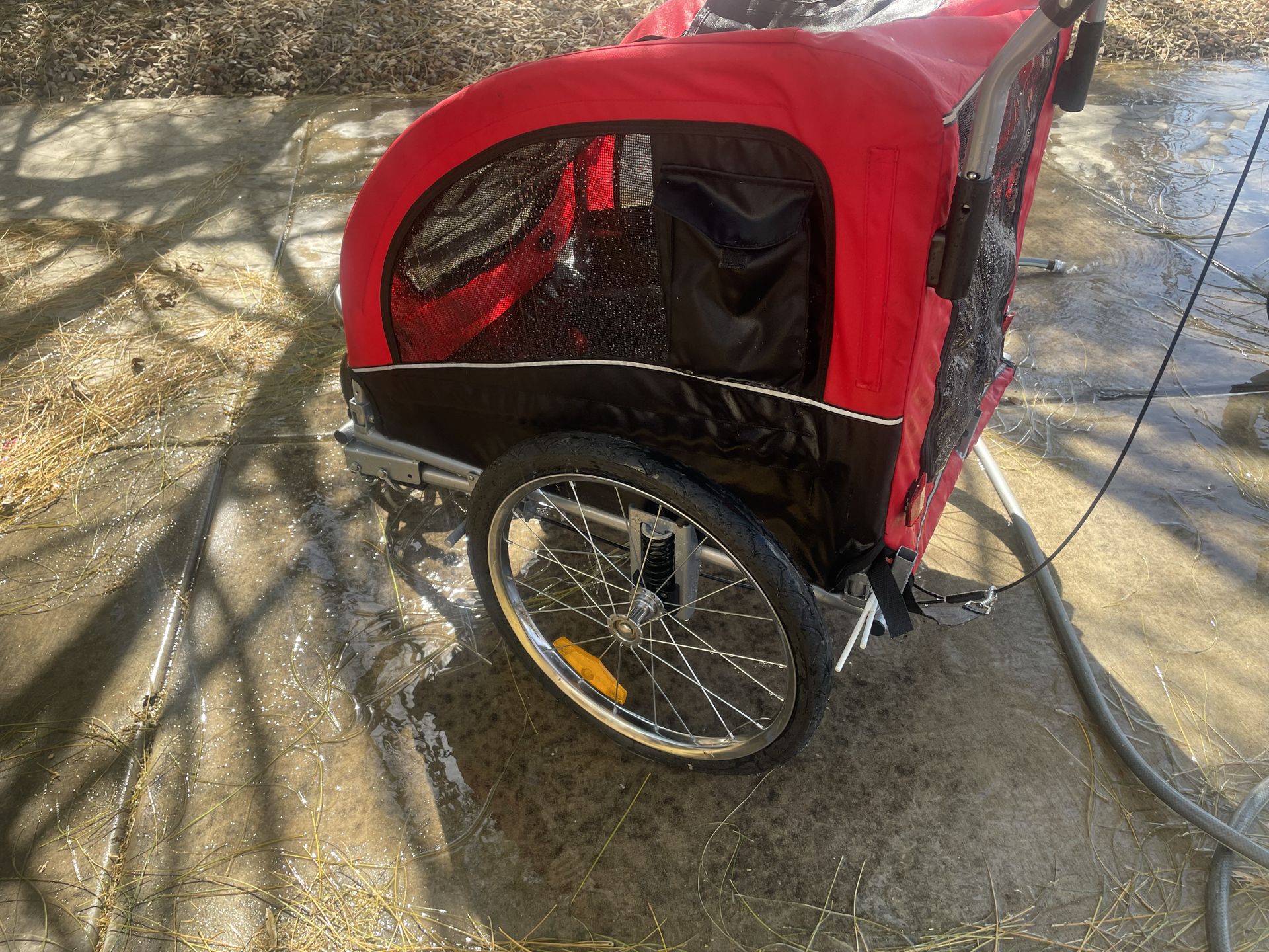 Twin jogging stroller