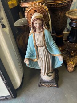 Virgin Mary Our Lady of Grace Statue