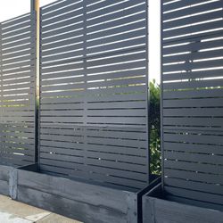 Metal Divider with Plantar