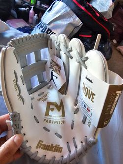 11.5" left hand soft ball glove