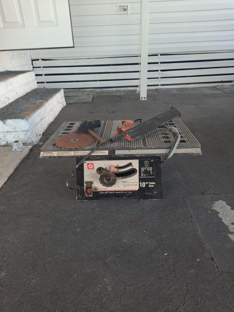 10" Table Saw $15 Dollars With Brand New Blade