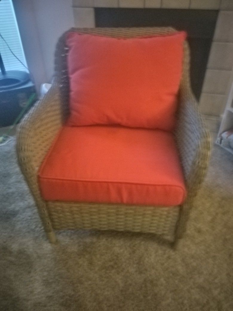 2 Patio Furniture Chairs 