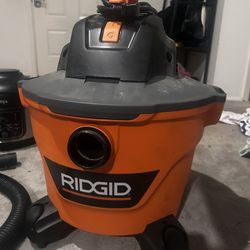 Rigid 9 Gallon Wet/dry Vacuum 