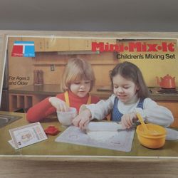 Vintage 1979 TUPPERWARE Toys MINI-MIX-IT Children’s Mixing Set