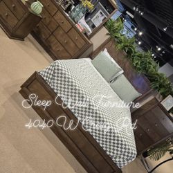 🙋‍♂️4pc Queen Bedrooms 👉 Furniture, Sectionals Dining Avail💲SALE 