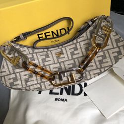Grey 𝐅𝐞𝐧𝐝𝐢 curved 'O'Lock Swing' bag shoulder bag