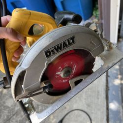 Dewalt Circular Saw 