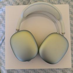 AirPods Max Apple for Sale in Los Angeles, CA OfferUp