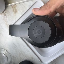 Beats Studio Pro