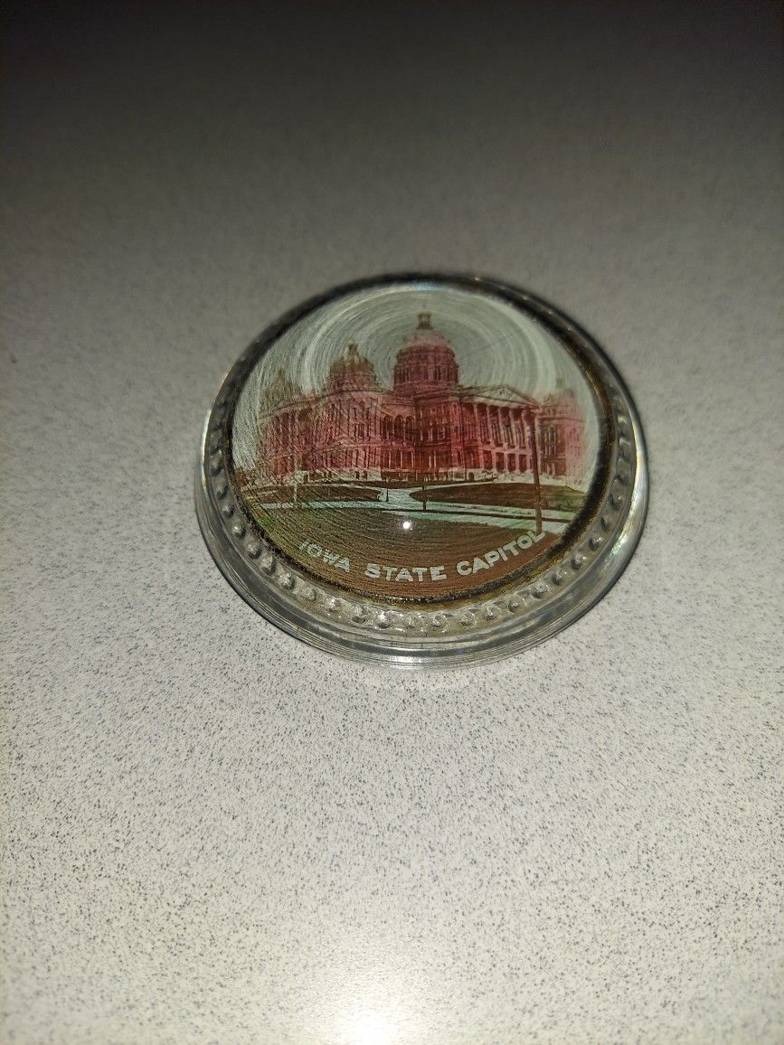 DOMED GLASS PAPERWEIGHT OF IOWA STATE CAPITOL BUILDING 