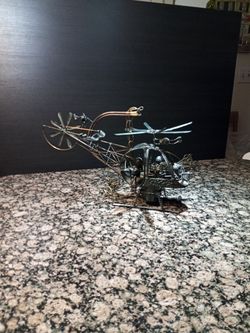 Vintage Mechanized Original Fleas Hanging Metal Sculpture By Greg Quayle /1980s / Excellent Condition Very Rare
