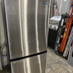 24” Bottom Freezer Fridge