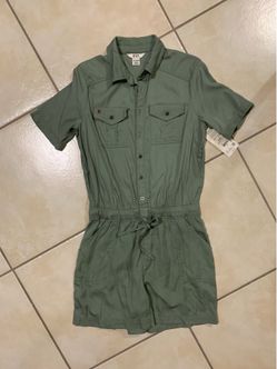 New Women’s Romper-size extra small