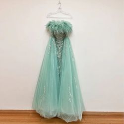 Elegant Feather Mermaid Evening Dress 