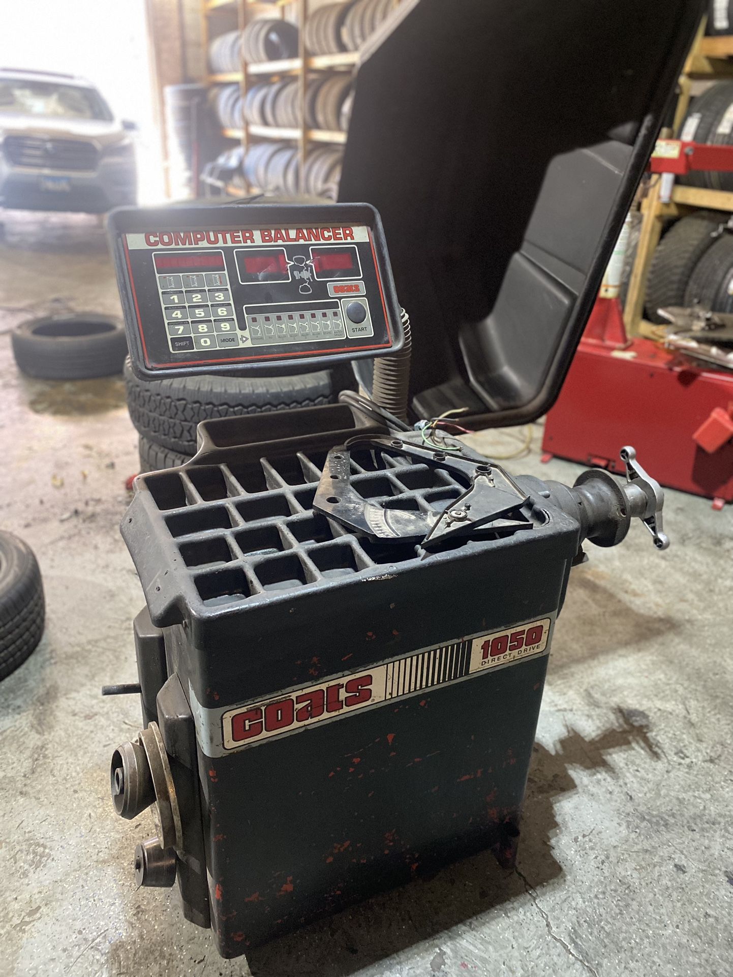 Coats 1050 Direct Drive Wheel Balancer