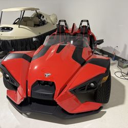 2016 Polaris Slingshot SL  LOW MILES!!!!