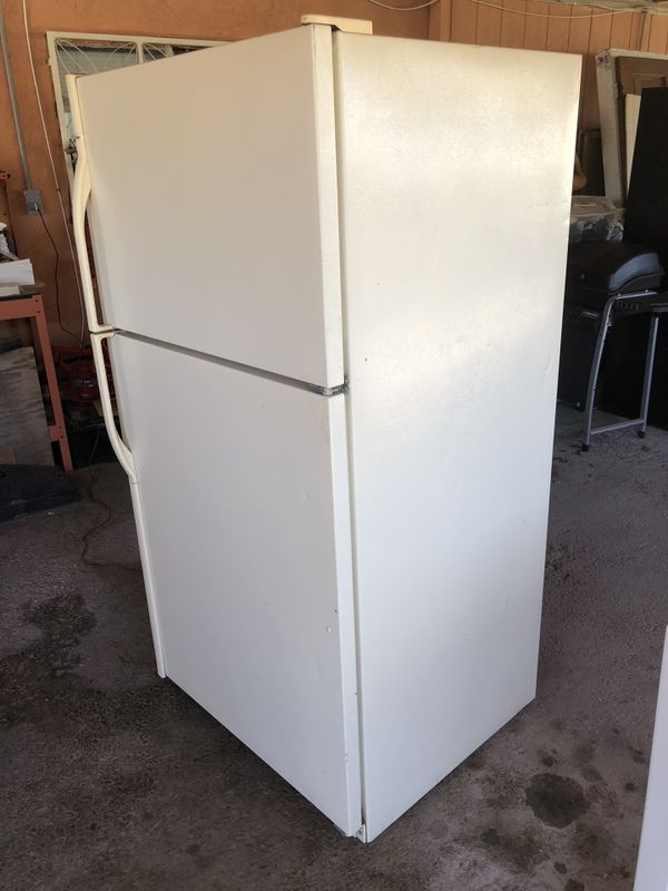 Kenmore Coldspot Frigerator/Freezer Model 106 for Sale in El Paso, TX