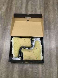 Brand New Men’s Burton Snowboard Boots Size 8.5