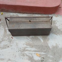 Cantilever Tool Box