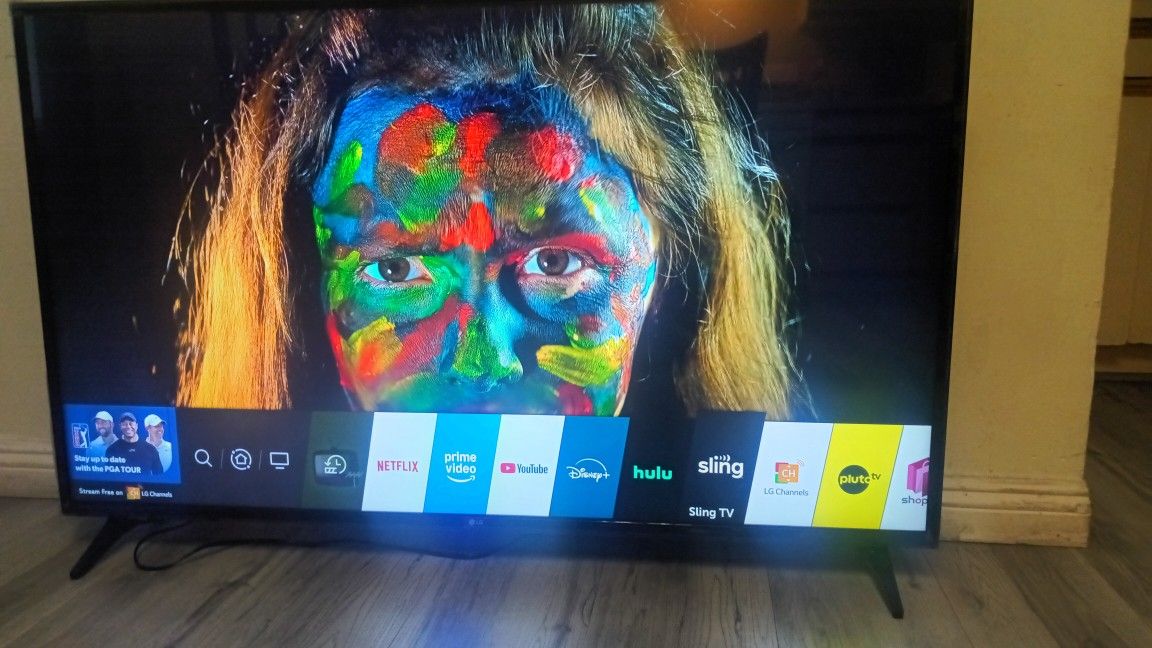 SMART 65" INCHES --LG--4K UHD
