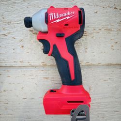 Milwaukee 18V Compact Brushless Cordless 1/4 in. Impact Driver (TOOL ONLY/SOLO LA HERRAMIENTA)