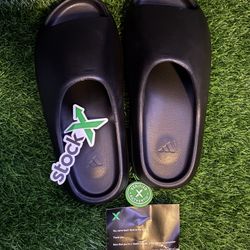 Yeezy Slides Black Size 11
