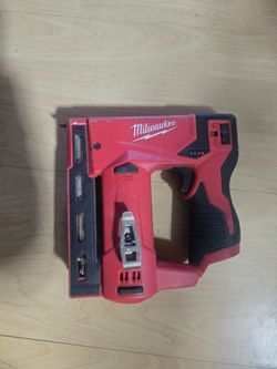 Milwaukee m12 stapler