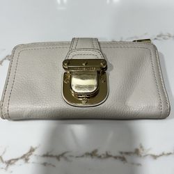 Michael Kors Vintage Off White Leather Wallet